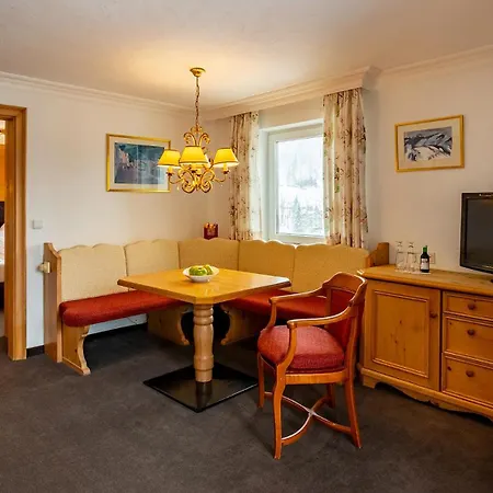 Hotel Alpenhotel - Ein Rovell 4*